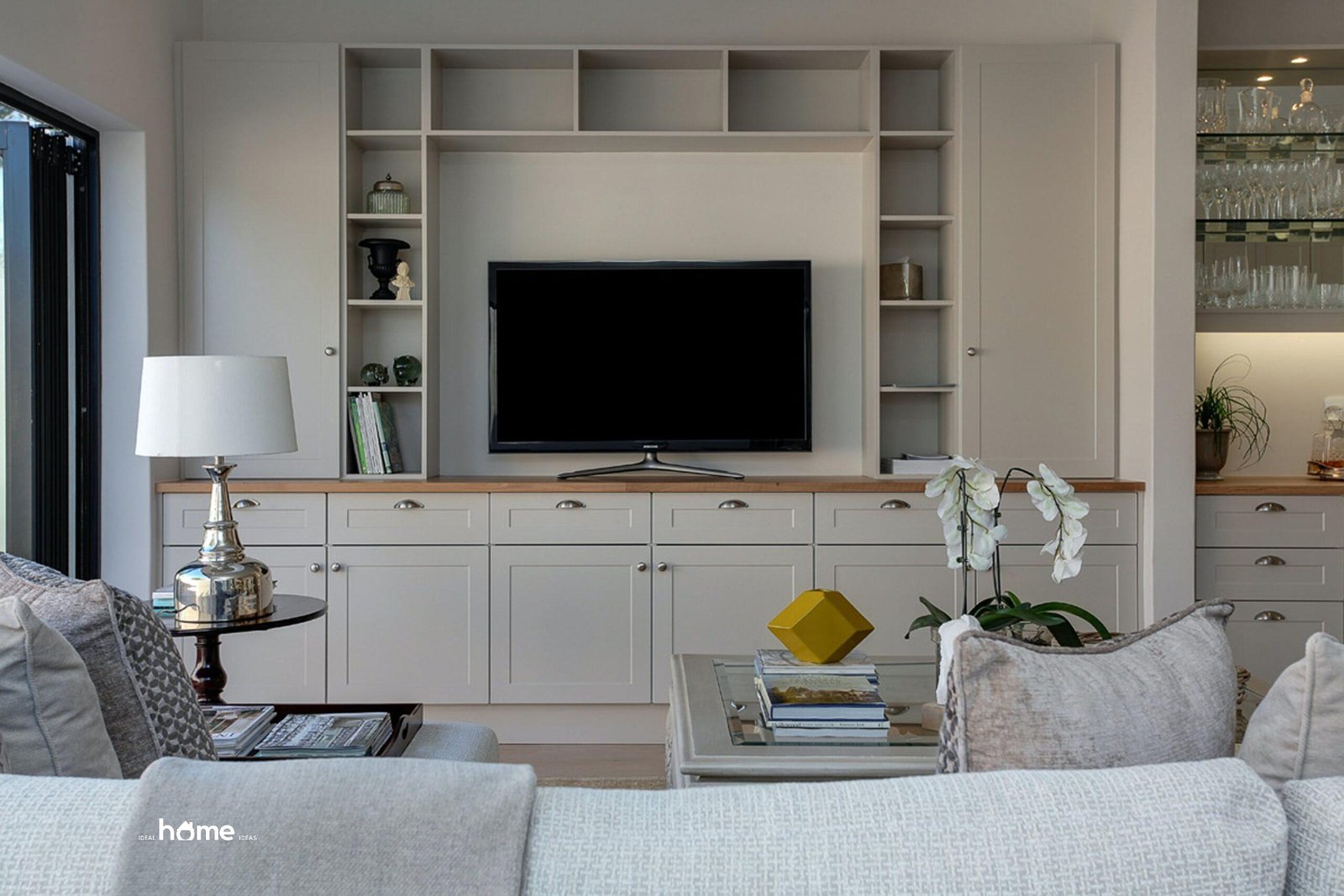 Maximizing Space: Creative Storage Ideas For Small Living Rooms